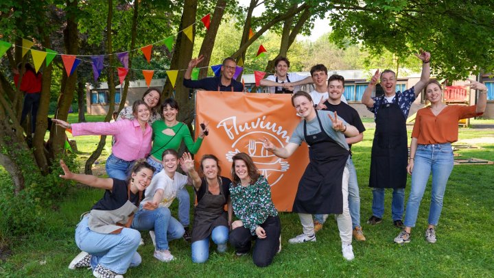 Stichting Fluvium houdt succesvolle barbecue voor AZC Elderhoeve 