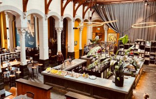 Op trendtour door Leeuwarden: van 'banketjuwelier' tot AI-hotel