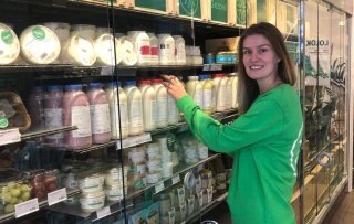 De revival van de melkboer: VkusVill opent zuivelwinkel in Bussum