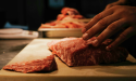 Vlees op de kaart: hoe chefs het rendabel houden bij stijgende prijzen