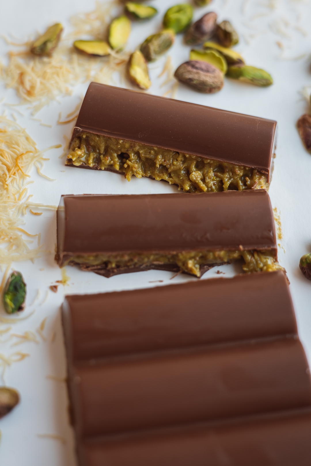 Chocoladerepen met pistache- en knafehvulling van De Bonte Koe